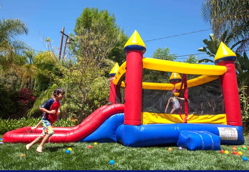 Red Castle Slide and Bounce House Inflatable party rentals Winnipeg Manitoba