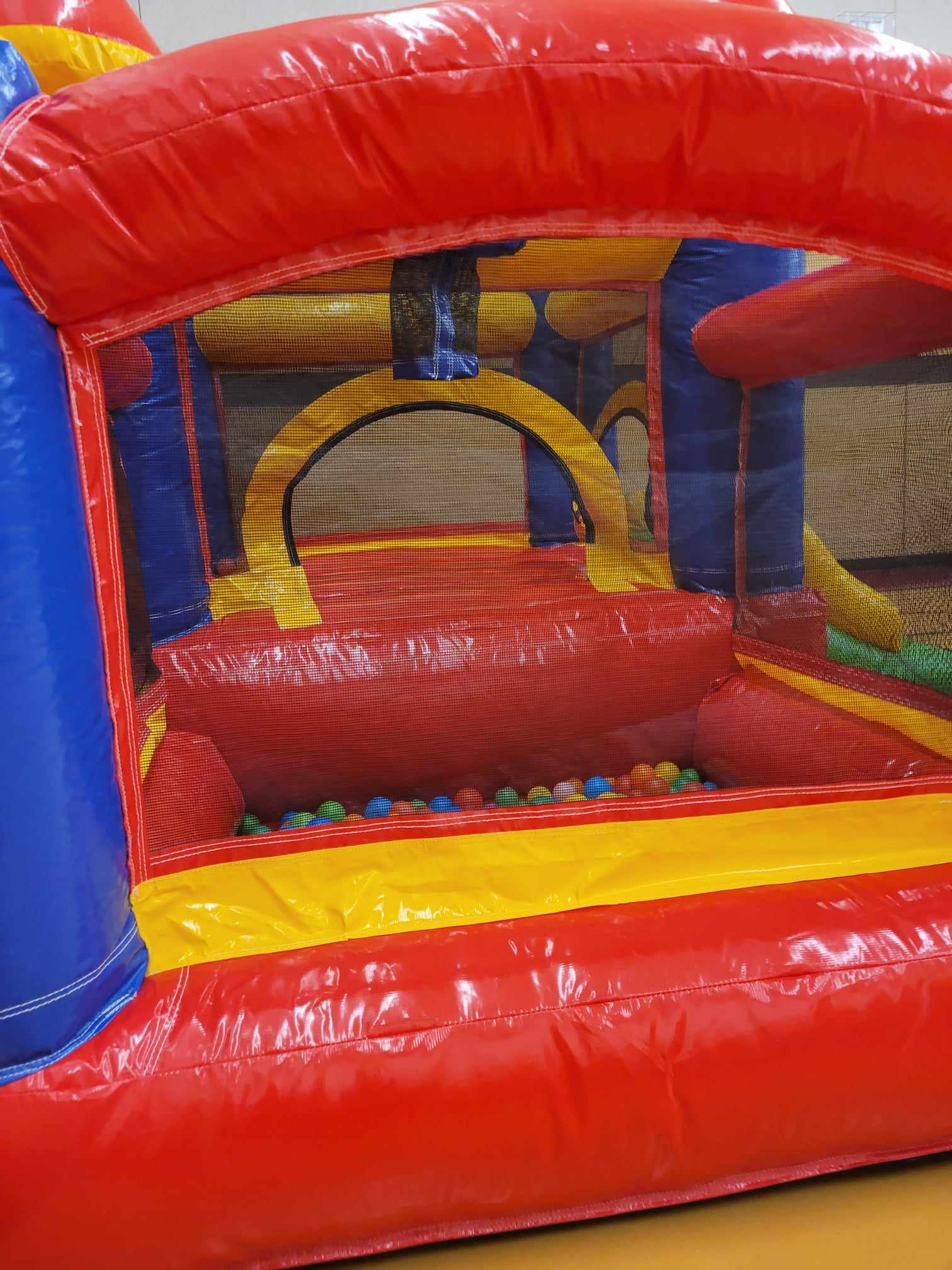 Tiny Bouncy Castle Winnipeg Manitoba for party rent