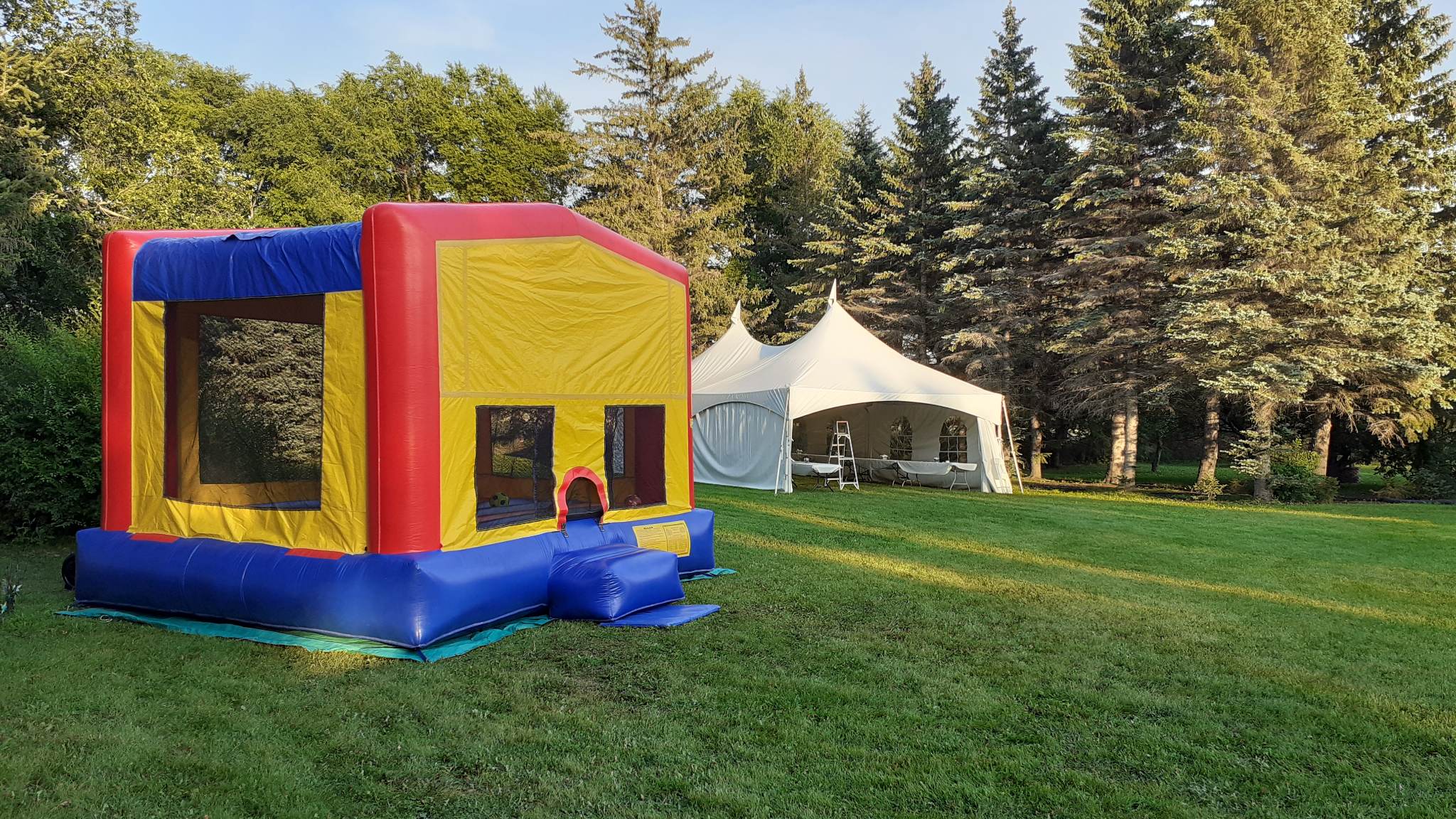Sponge Bob Bouncy House party rentals Winnipeg Manitoba